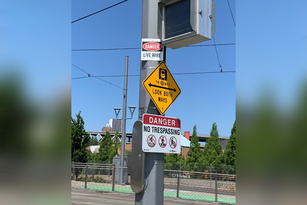 Trimet signs signage Lancaster Mobley project